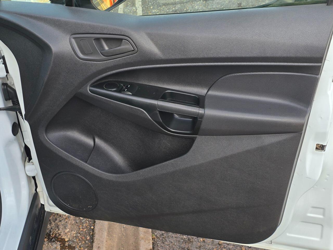 Used Ford Transit Connect 2017 for sale - 76913141: Photo 16