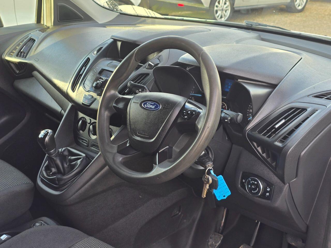 Used Ford Transit Connect 2017 for sale - 76913141: Photo 17