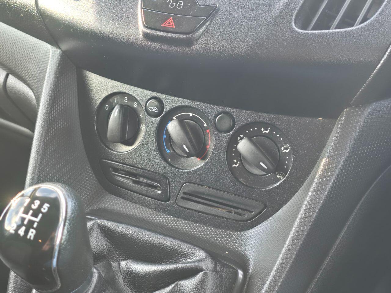 Used Ford Transit Connect 2017 for sale - 76913141: Photo 22