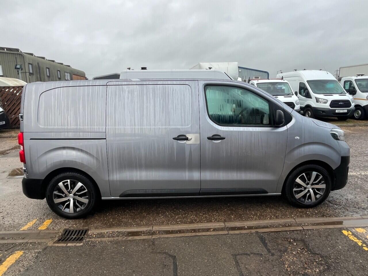 Used Toyota ProAce 2022 for sale - 77456304: Photo 11