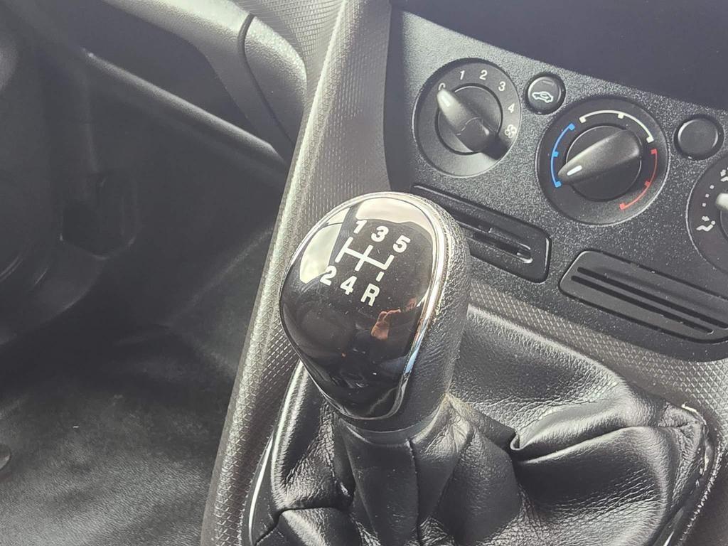 Used Ford Transit Connect 2017 for sale - 76702292: Photo 24