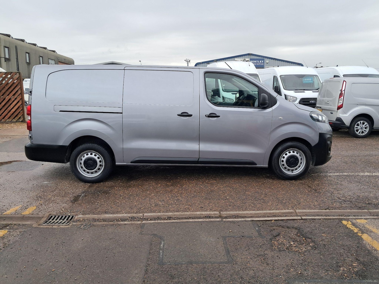 Used Vauxhall Vivaro 2019 for sale - 76975730: Photo 2