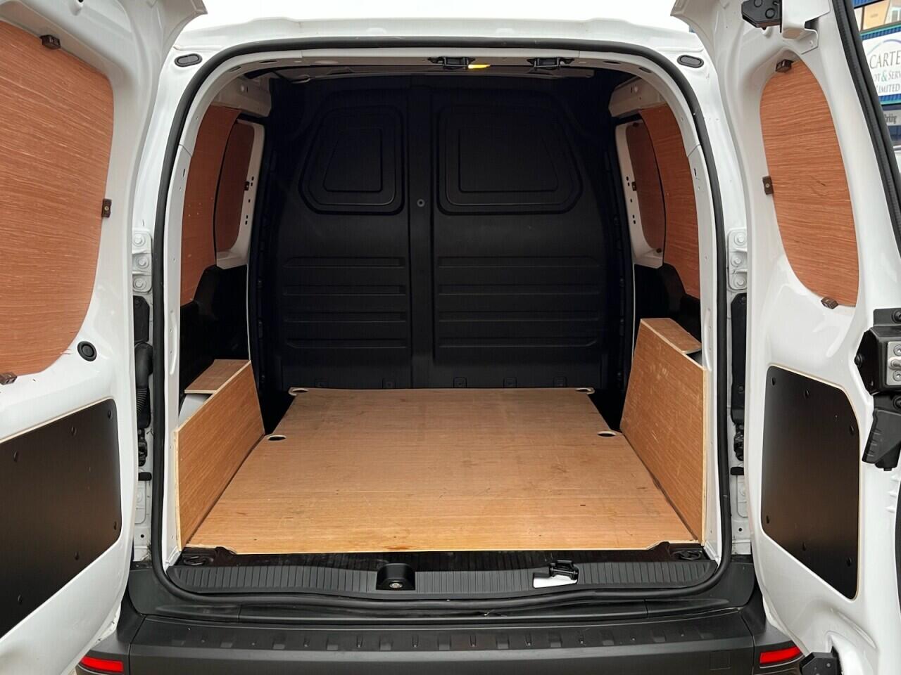 Used Renault Kangoo 2023 for sale - 77216119: Photo 9