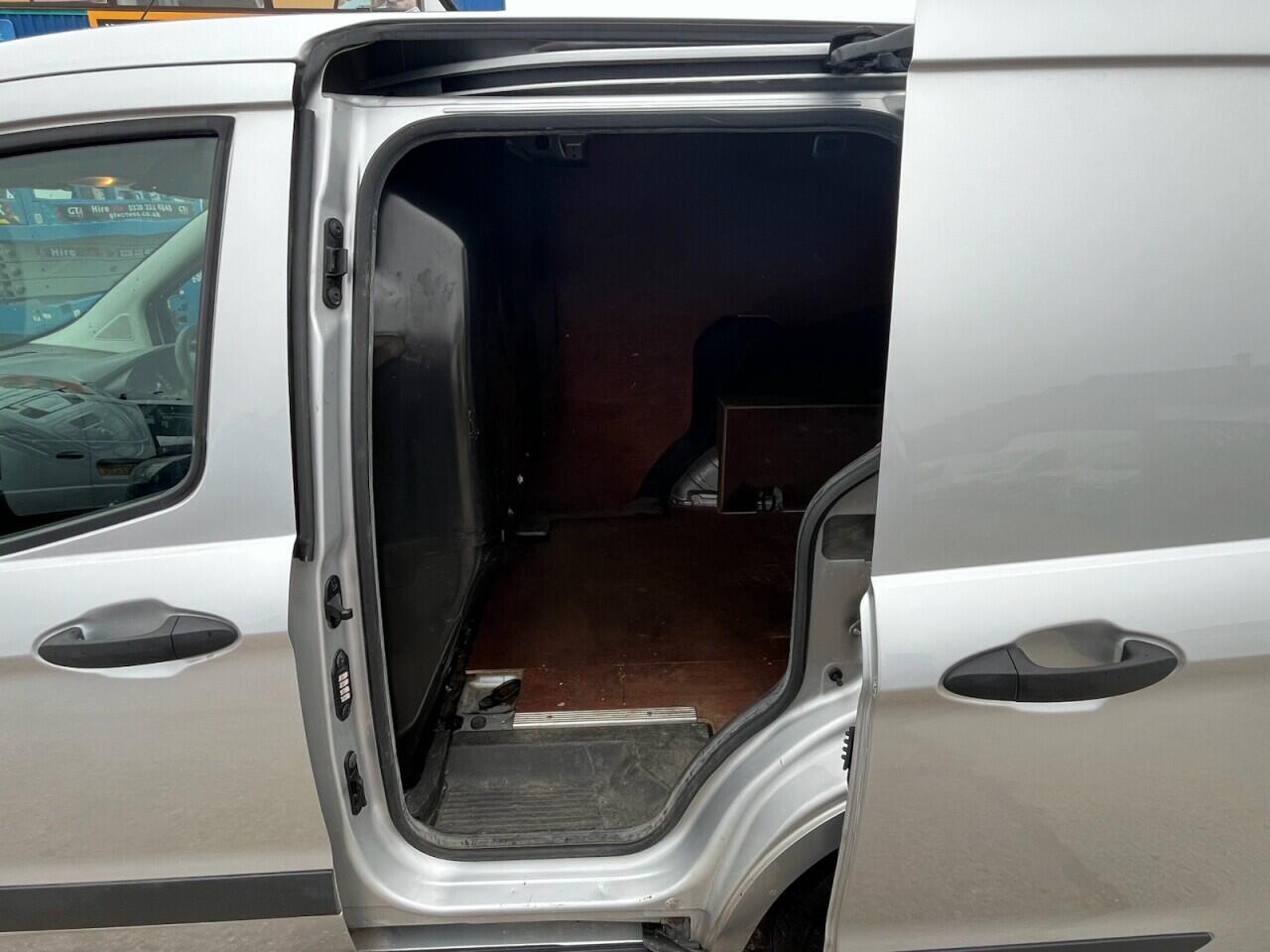 Used Ford Transit Courier 2016 for sale - 77909810: Photo 5