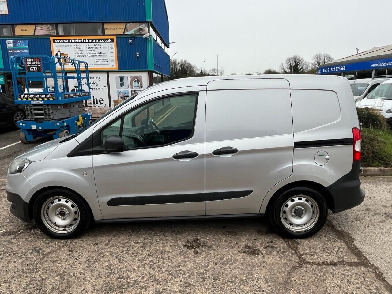 Used Ford Transit Courier 2016 for sale - 77909810: Photo 6