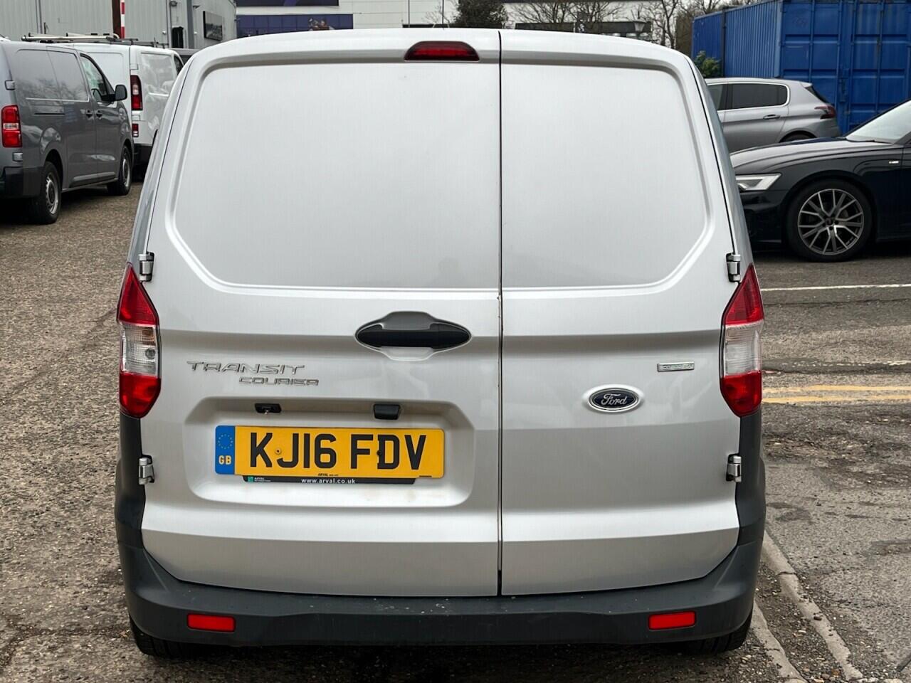 Used Ford Transit Courier 2016 for sale - 77909810: Photo 8