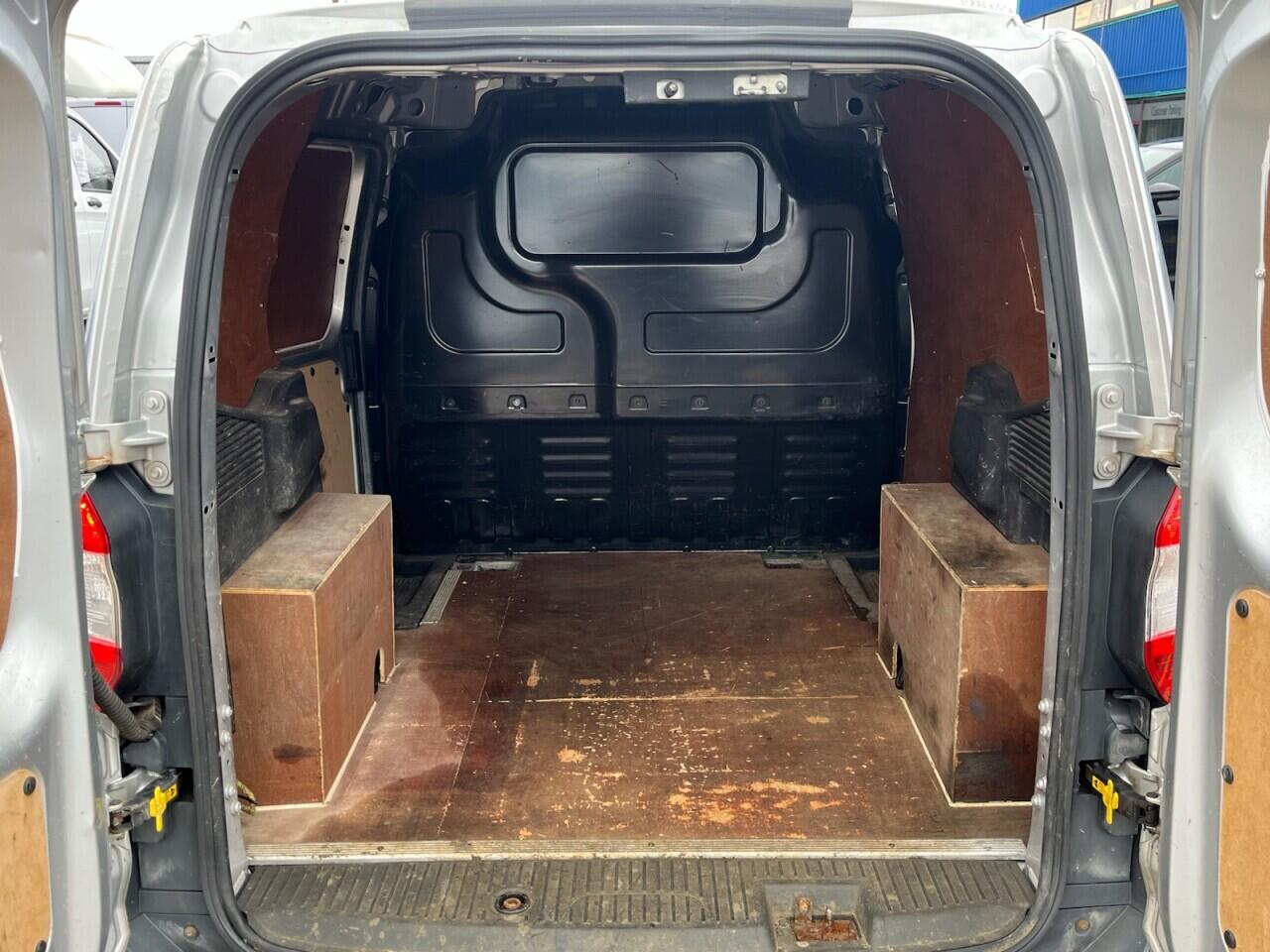 Used Ford Transit Courier 2016 for sale - 77909810: Photo 9