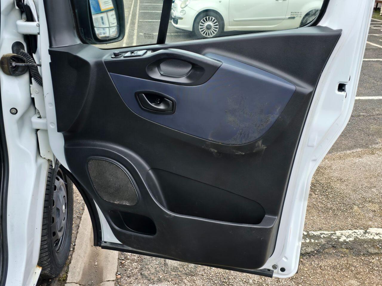 Used Vauxhall Vivaro 2017 for sale - 77057614: Photo 17