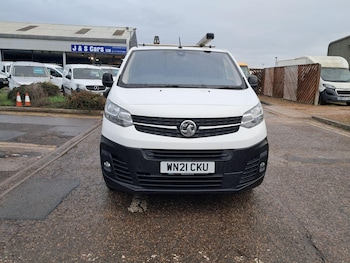 Vauxhall Vivaro feature image