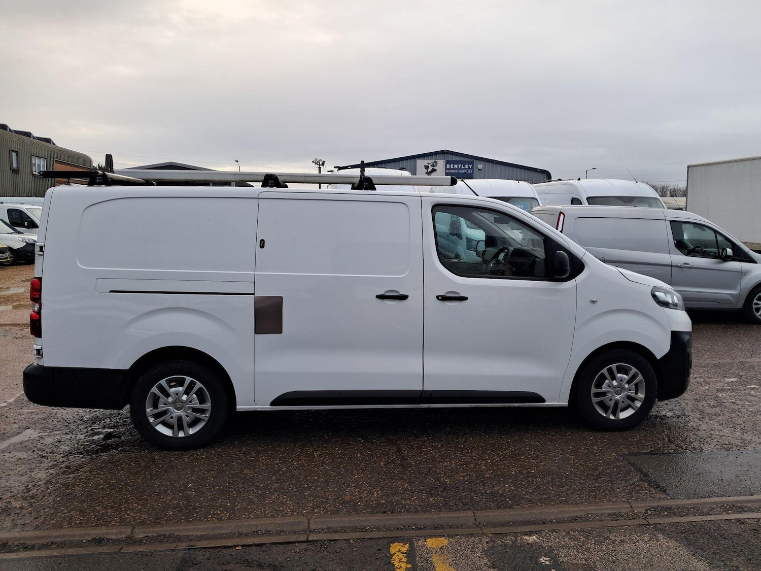 Used Vauxhall Vivaro 2021 for sale - 76975852: Photo 2