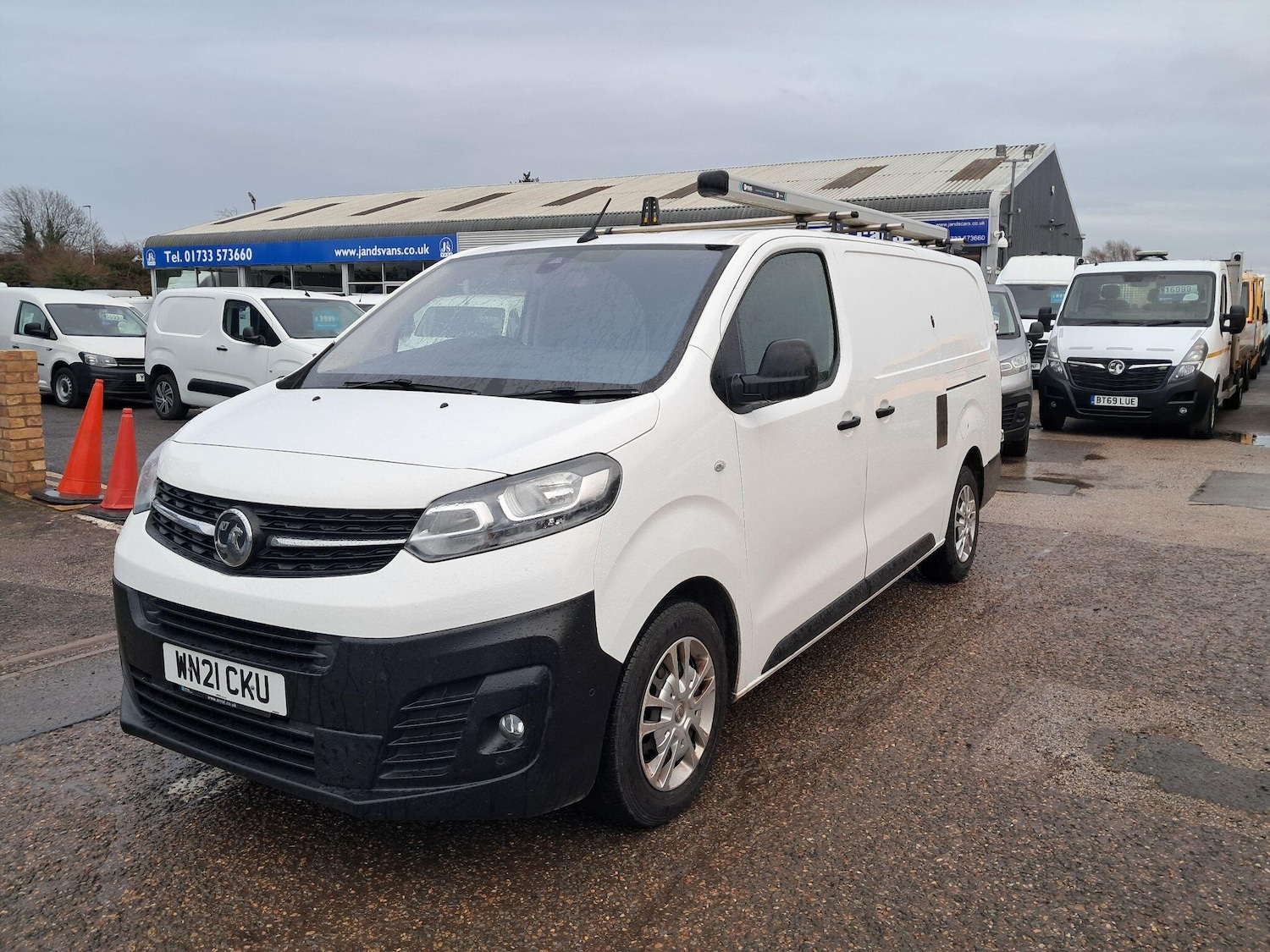 Used Vauxhall Vivaro 2021 for sale - 76975852: Photo 4