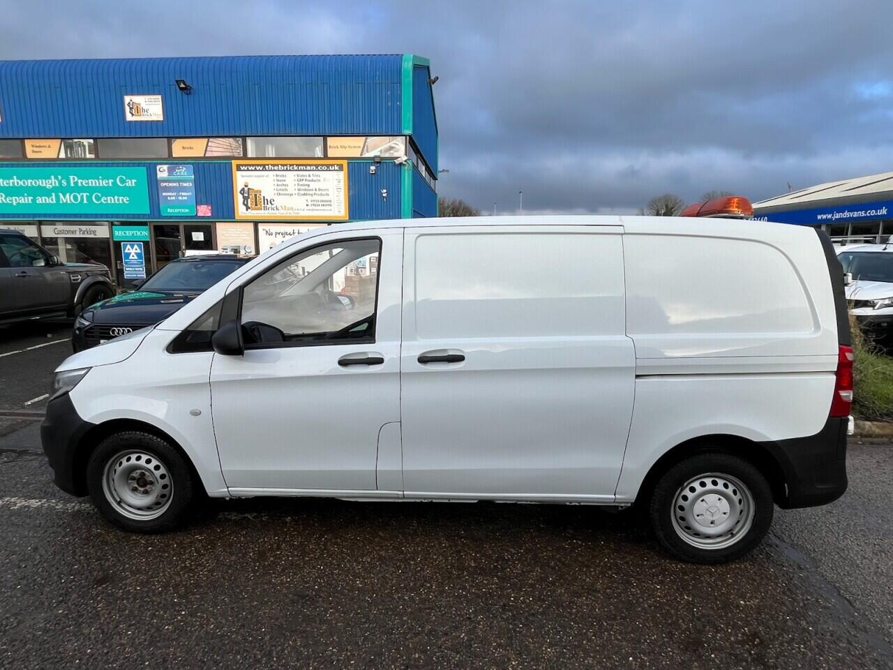 Used Mercedes-Benz Vito 2017 for sale - 77468509: Photo 6