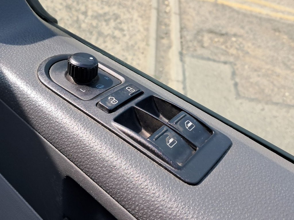 Used Volkswagen Transporter 2014 for sale - 76558487: Photo 18