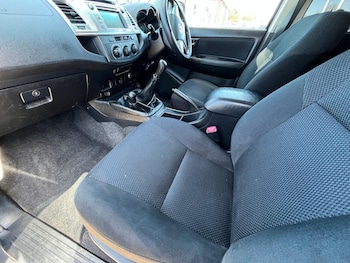 Used Toyota Hilux 2014 for sale - 78574002: Photo