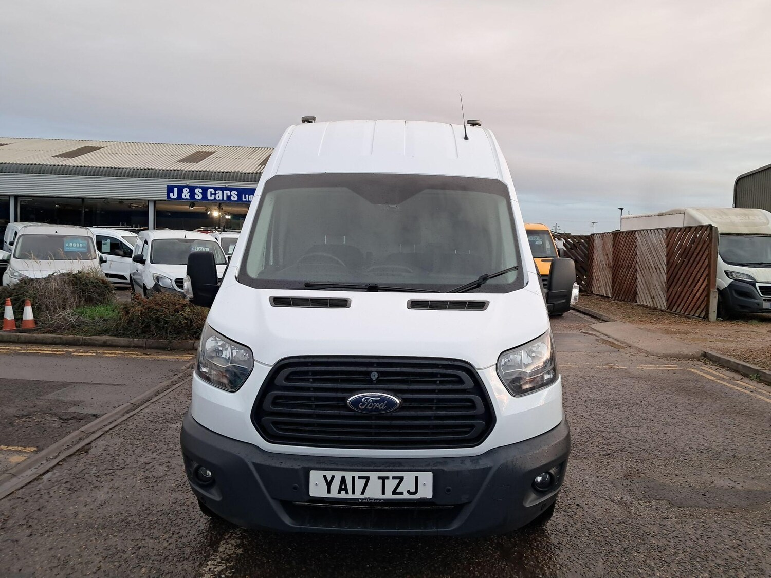 Used Ford Transit 2017 for sale - 76975546: Photo 1