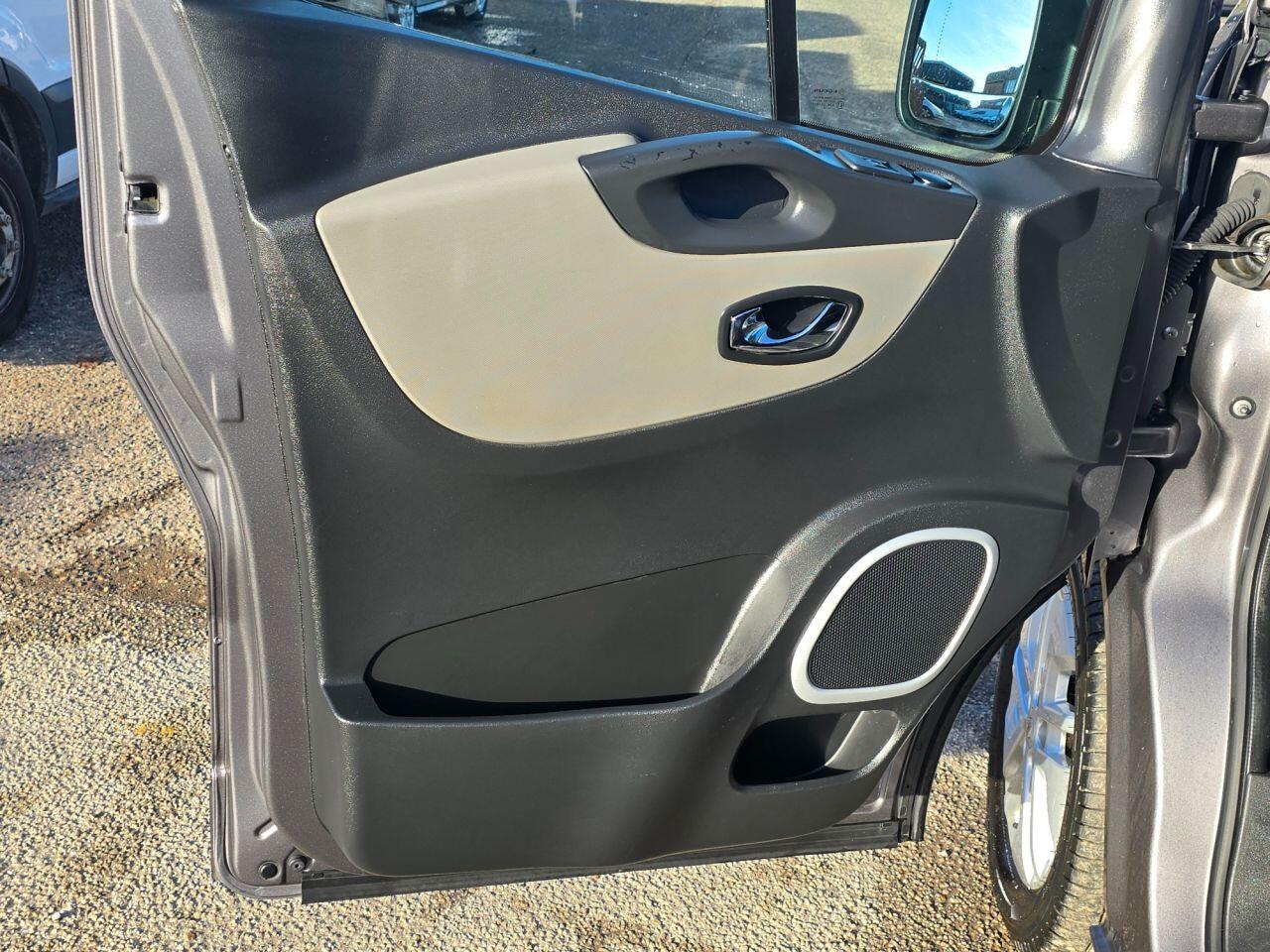 Used Renault Trafic 2016 for sale - 76992245: Photo 16