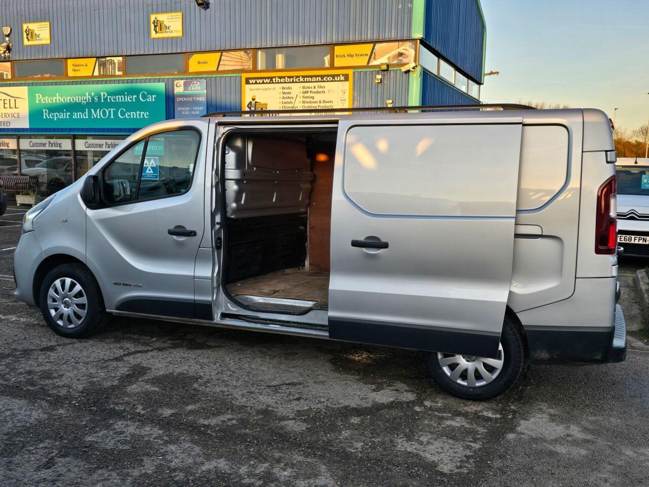 Used Renault Trafic 2015 for sale - 77081705: Photo 10