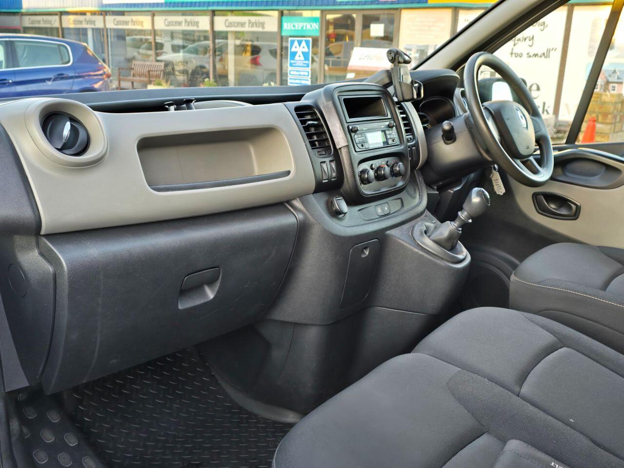 Used Renault Trafic 2015 for sale - 77081705: Photo 12