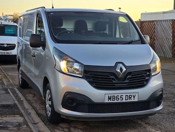 Used Renault Trafic 2015 for sale - 77081705: Photo