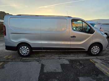 Used Renault Trafic 2015 for sale - 77081705: Photo