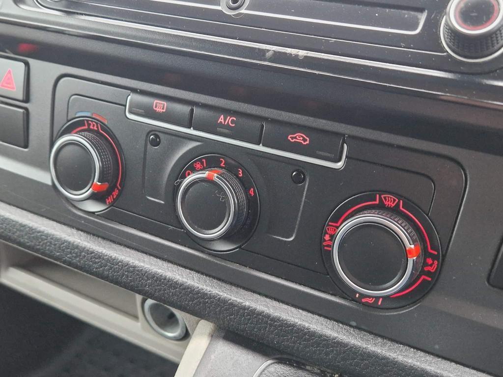 Used Volkswagen Transporter 2017 for sale - 76701209: Photo 32