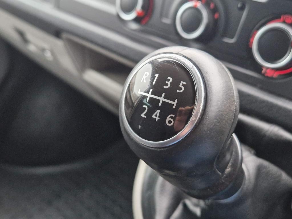 Used Volkswagen Transporter 2017 for sale - 76701209: Photo 34