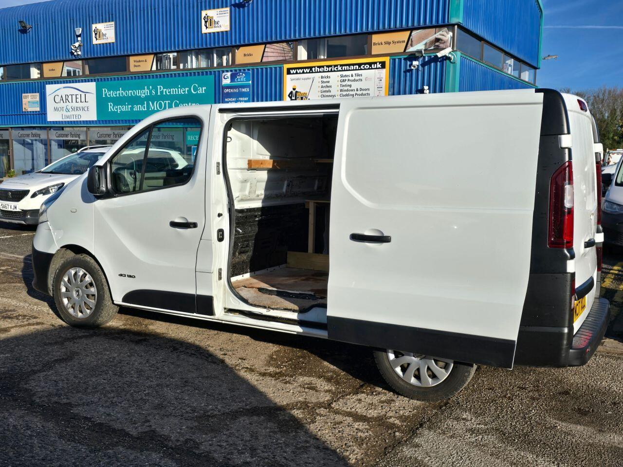 Used Renault Trafic 2017 for sale - 76715237: Photo 10