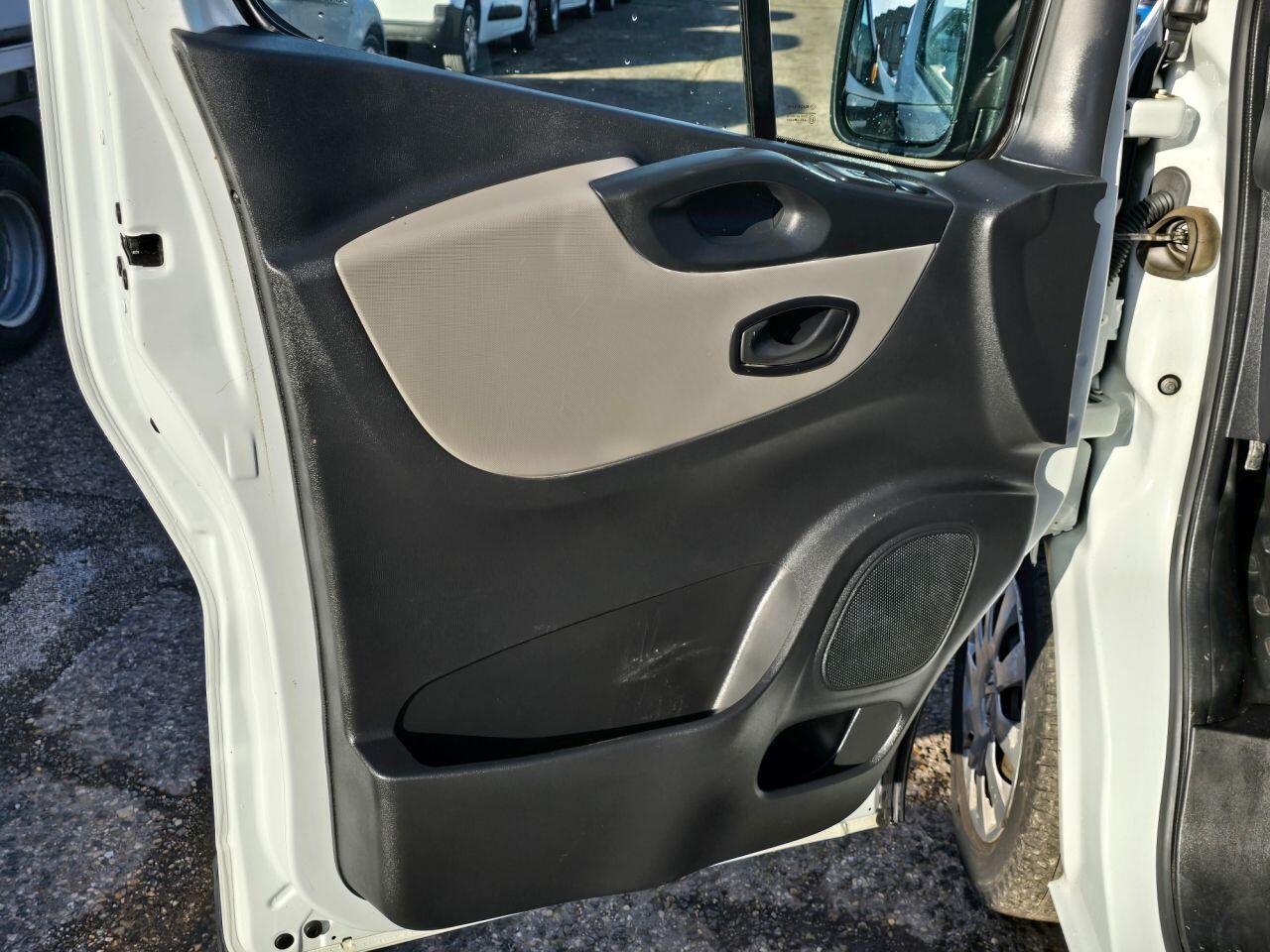 Used Renault Trafic 2017 for sale - 76715237: Photo 11