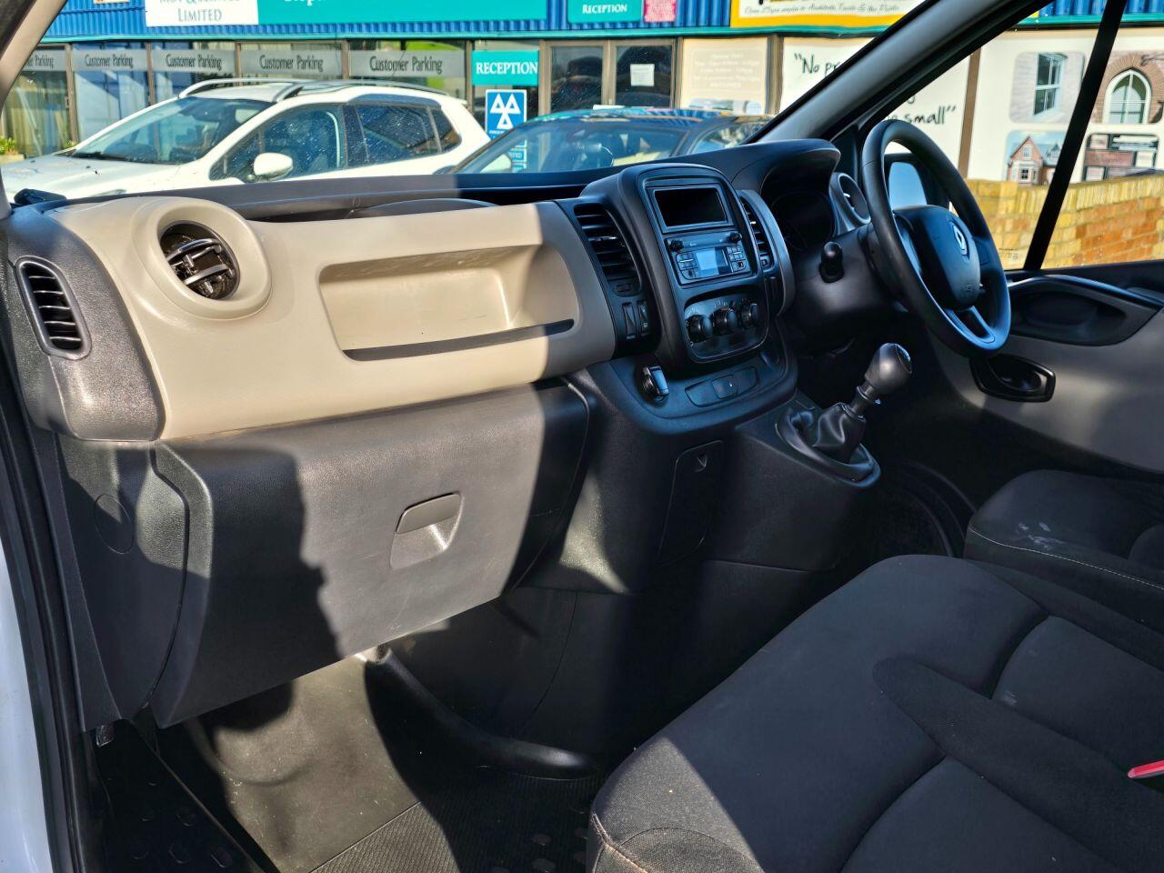 Used Renault Trafic 2017 for sale - 76715237: Photo 12