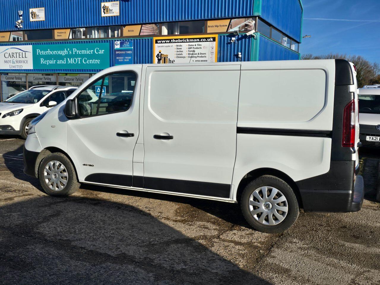 Used Renault Trafic 2017 for sale - 76715237: Photo 9