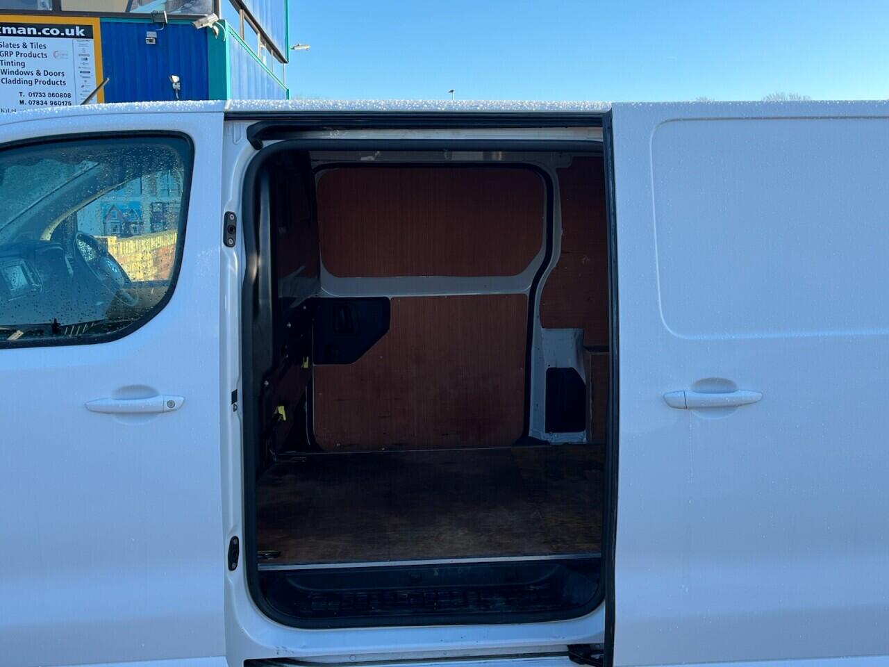 Used Vauxhall Vivaro 2022 for sale - 77565097: Photo 5