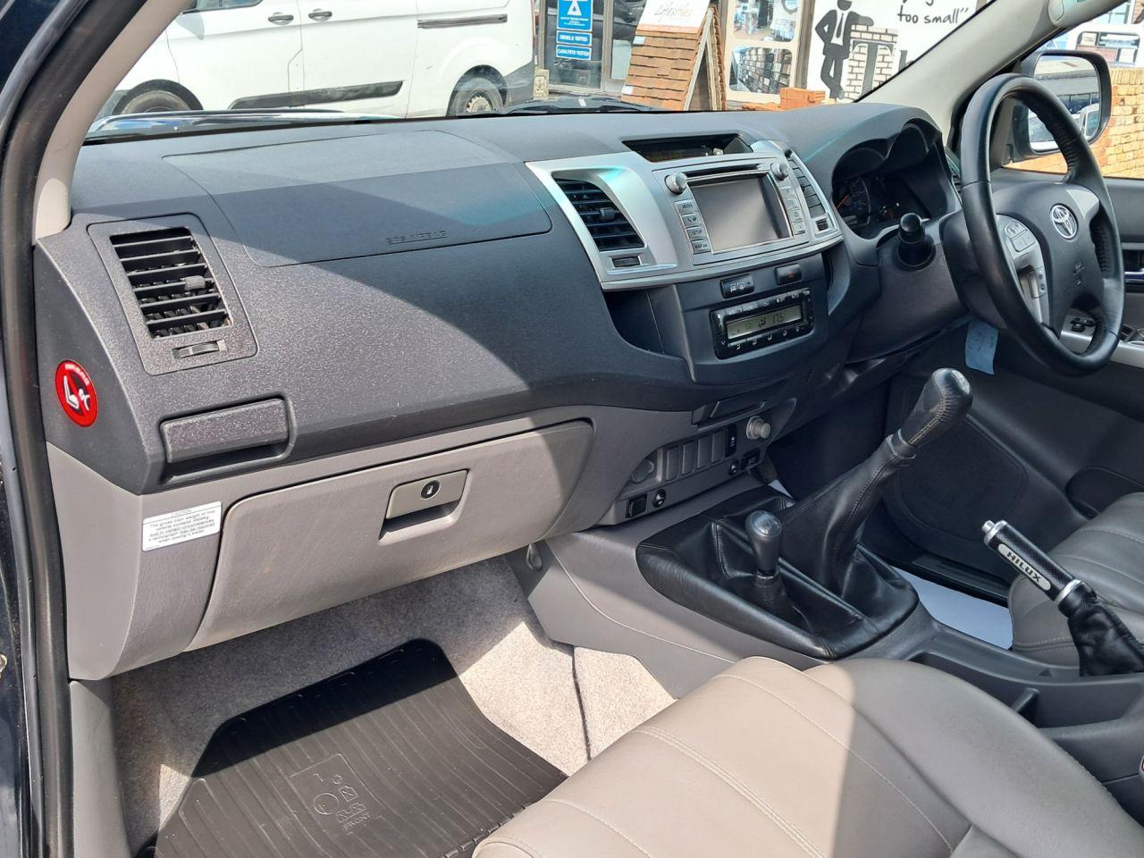 Used Toyota Hilux 2013 for sale - 77143642: Photo 21