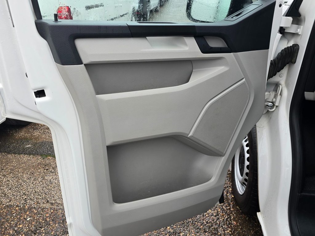 Used Volkswagen Transporter 2018 for sale - 76558727: Photo 11