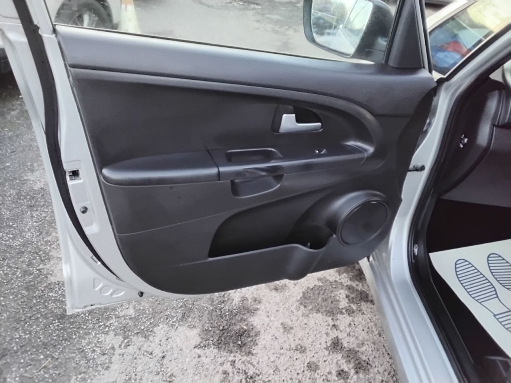 Used Kia Venga 2014 for sale - 76641943: Photo 28