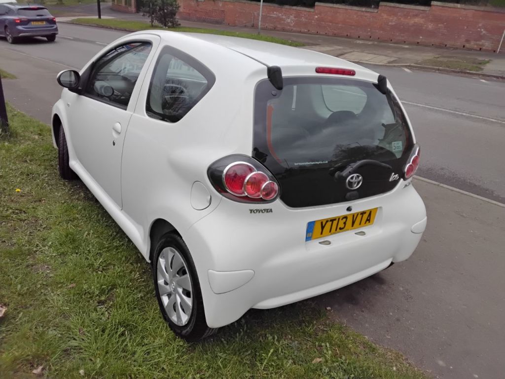 Used Toyota AYGO 2013 for sale - 76144350: Photo 11