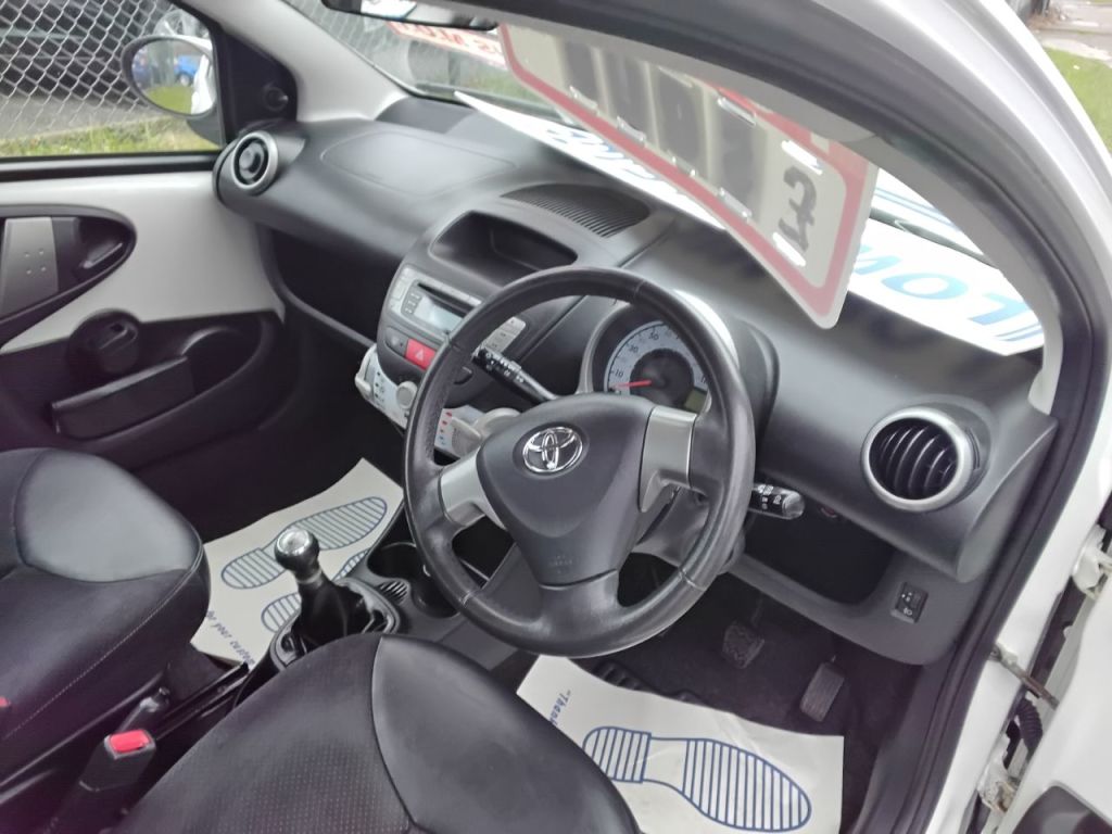Used Toyota AYGO 2013 for sale - 76144350: Photo 13
