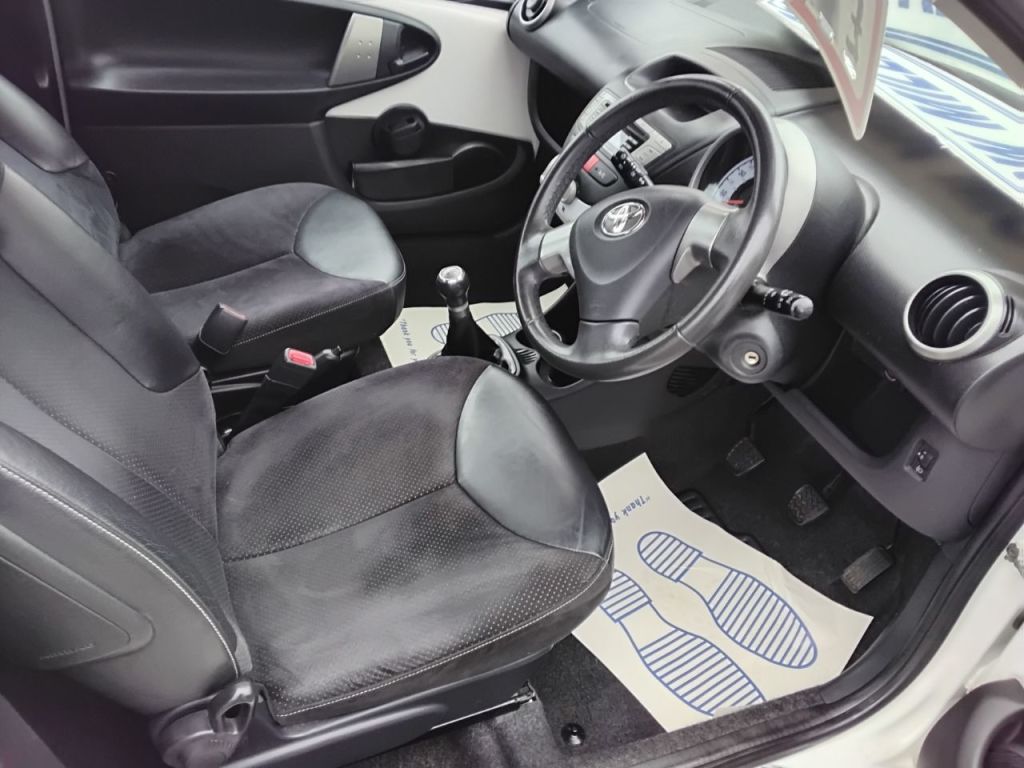 Used Toyota AYGO 2013 for sale - 76144350: Photo 14