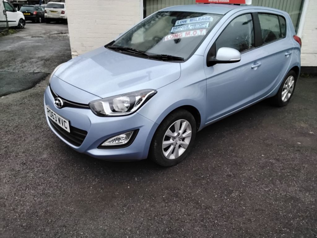 Used Hyundai i20 2013 for sale - 77301559: Photo 2