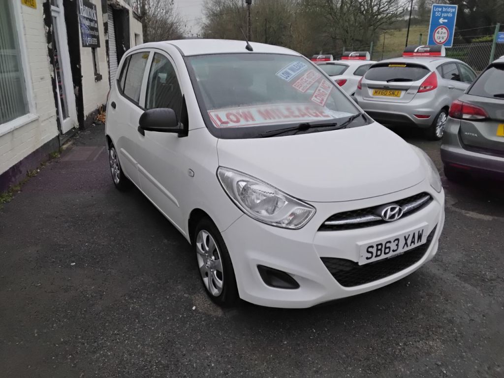 Used Hyundai i10 2013 for sale - 77211651: Photo 2