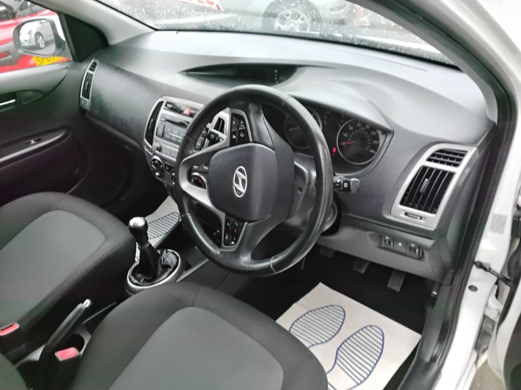 Used Hyundai i20 2013 for sale - 76144349: Photo 20