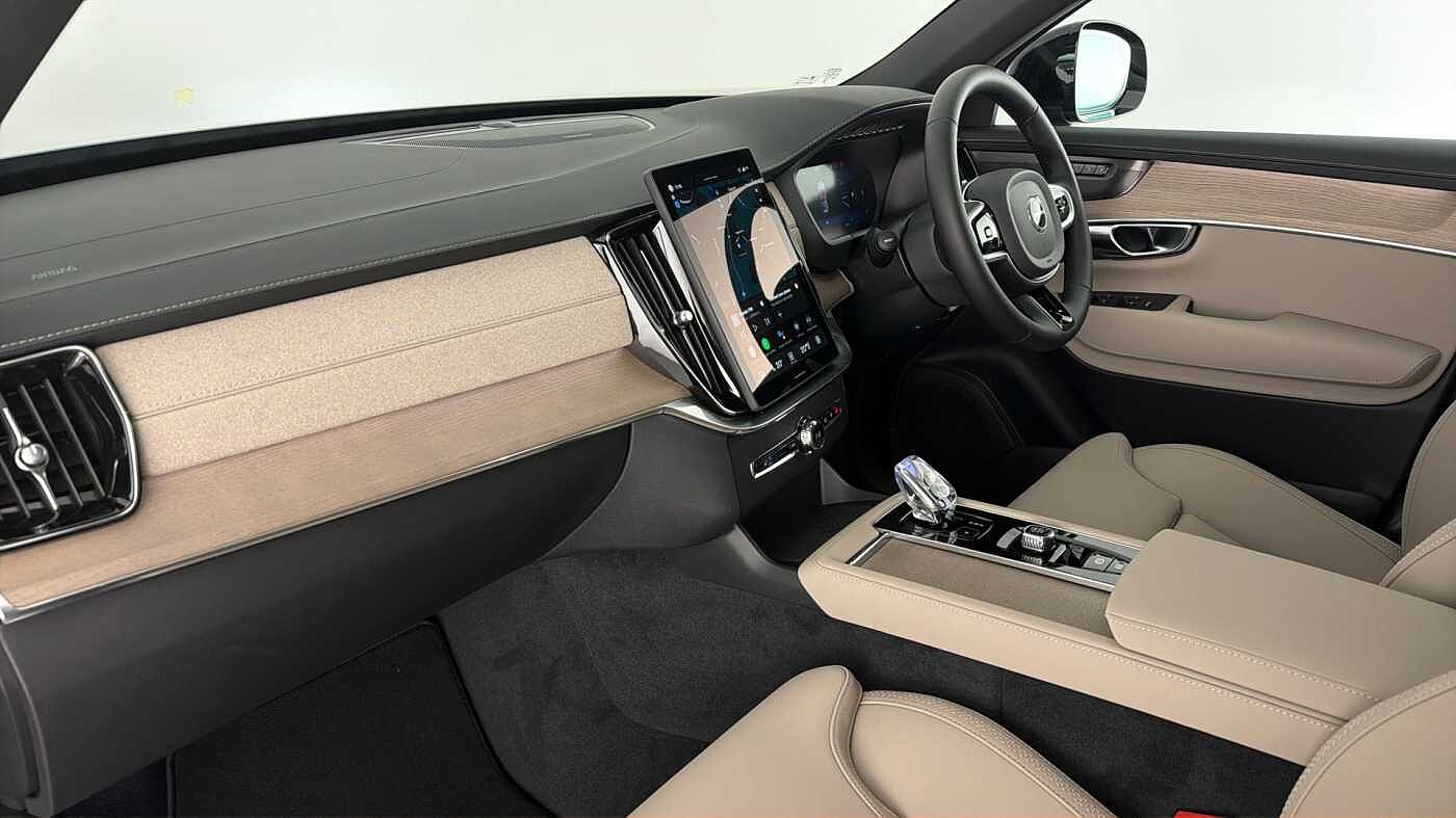 Used Volvo XC90 2025 for sale - 77653103: Photo 3