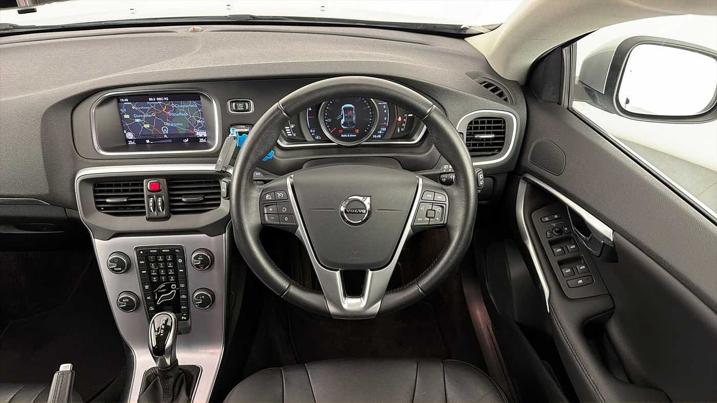 Used Volvo V40 2018 for sale - 77981161: Photo 12