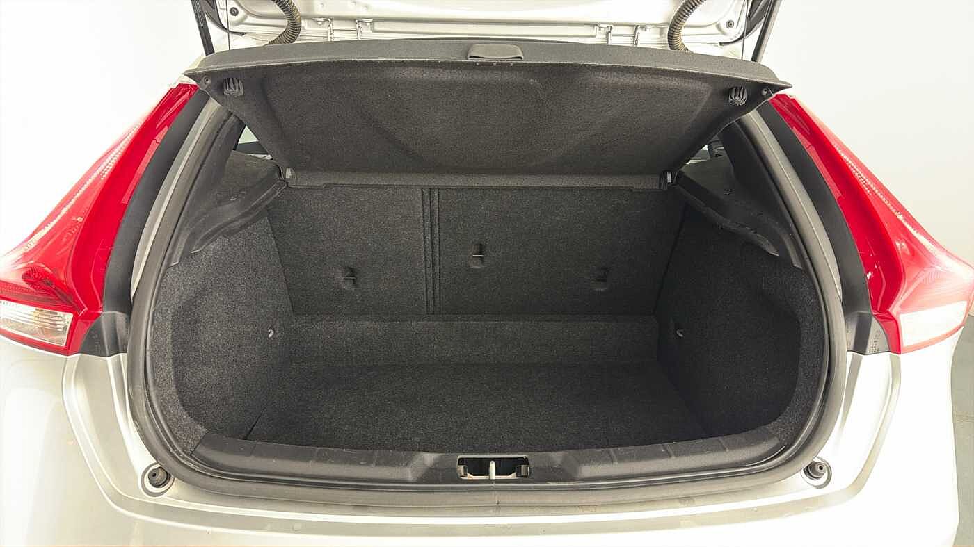 Used Volvo V40 2018 for sale - 77981161: Photo 14