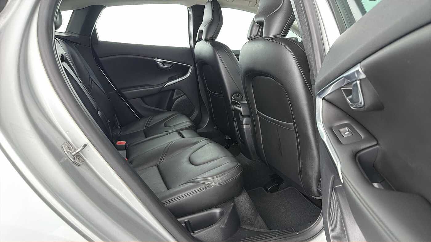 Used Volvo V40 2018 for sale - 77981161: Photo 15