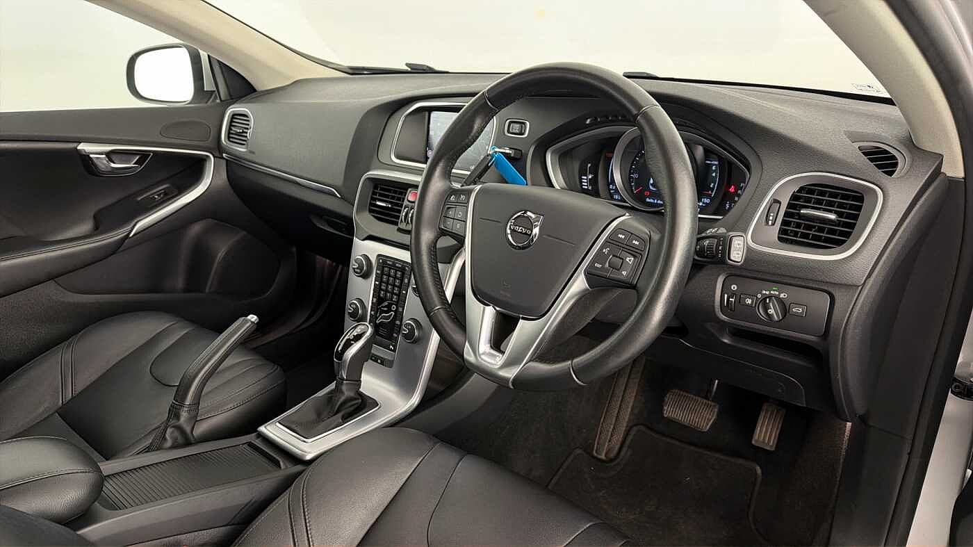 Used Volvo V40 2018 for sale - 77981161: Photo 16