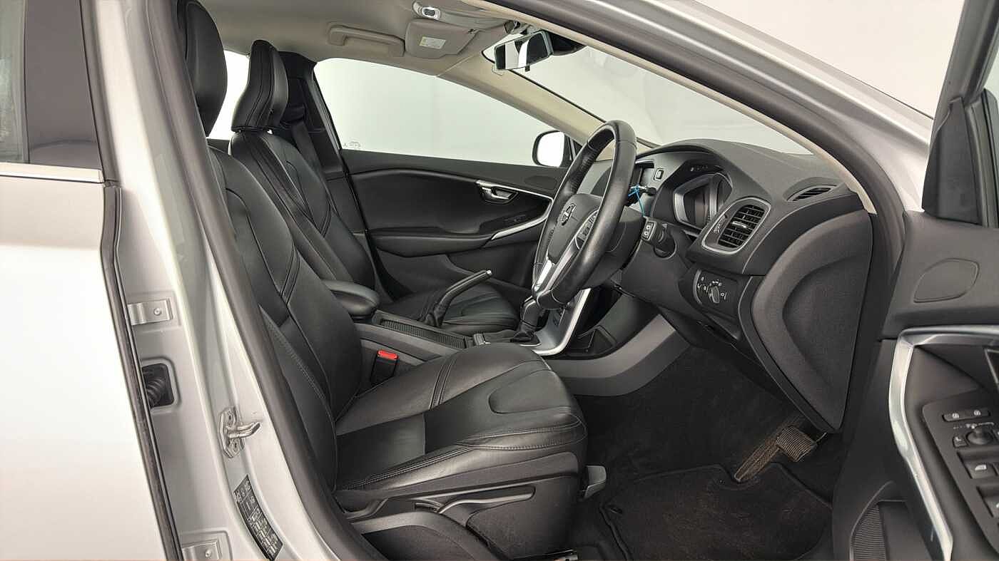 Used Volvo V40 2018 for sale - 77981161: Photo 17