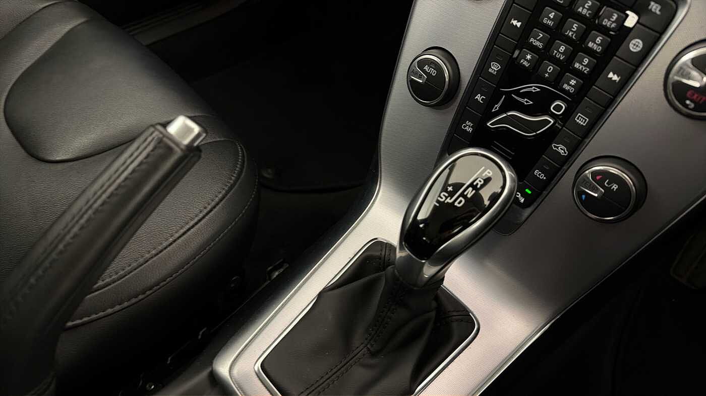 Used Volvo V40 2018 for sale - 77981161: Photo 21