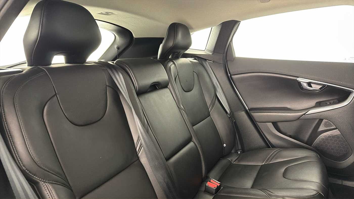 Used Volvo V40 2018 for sale - 77981161: Photo 31