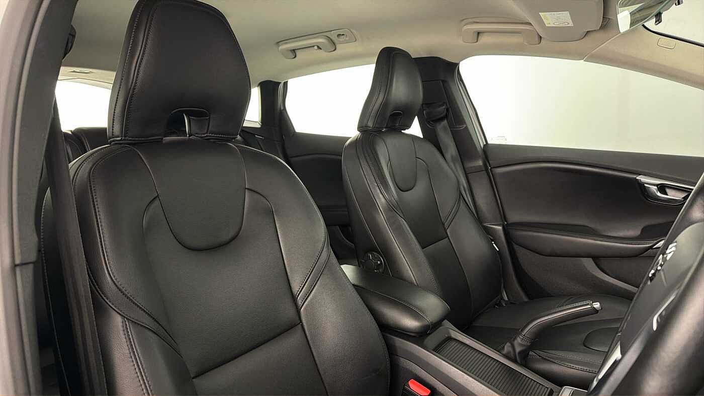 Used Volvo V40 2018 for sale - 77981161: Photo 34