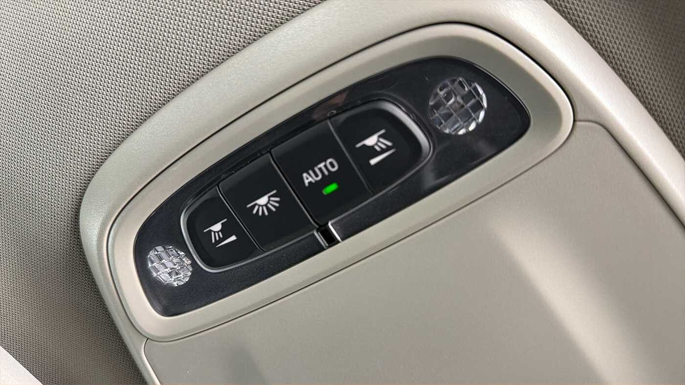 Used Volvo V40 2018 for sale - 77981161: Photo 38